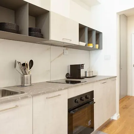 Centro I Cadorna 14 *