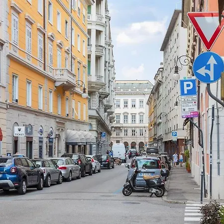 Centro I Cadorna 14 * Trieste