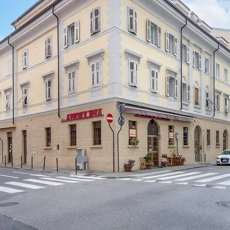 Centro I Cadorna 14 的里雅斯特