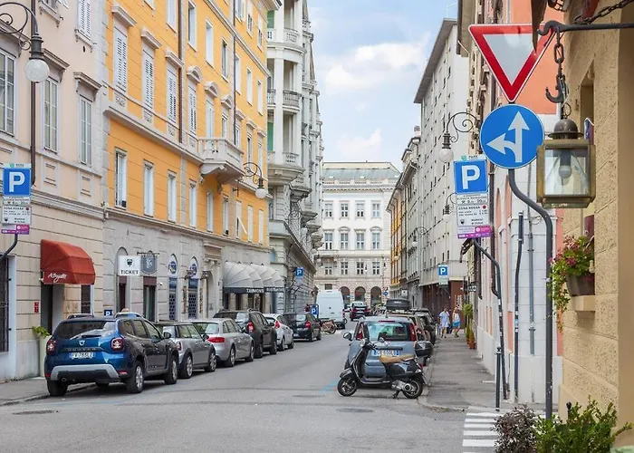 Centro I Cadorna 14 * Trieste
